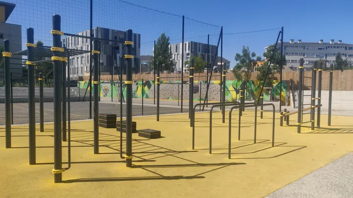 Parc de street workout — salle de fitness-studio à Deux-Croix - Banchais, Angers — 2