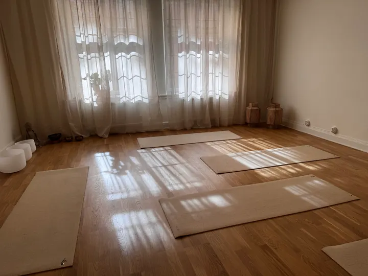 Home in yoga — fitness studio-studio i Vasastan, Stockholm