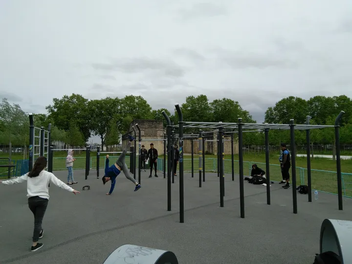 Street Workout Bordeaux — callisthénie-studio à La Bastide, Bordeaux — 3