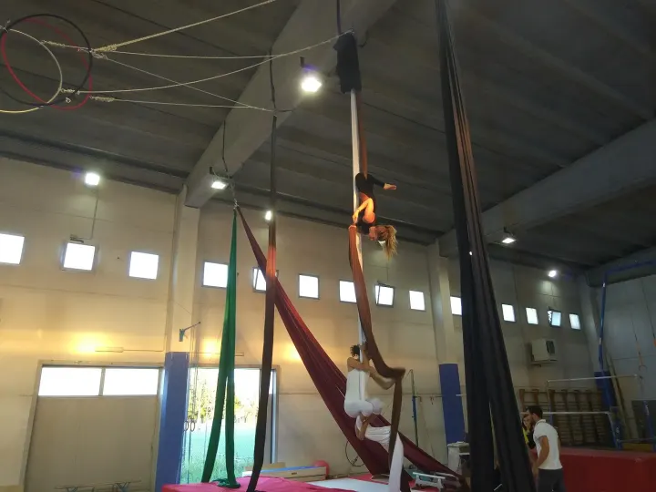 Accademia dell'Acrobata — acrobatica aerea-studio a Mortise, Padova — 2