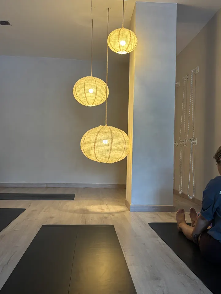De Moon Yoga — Yoga en la Roqueta, Valencia