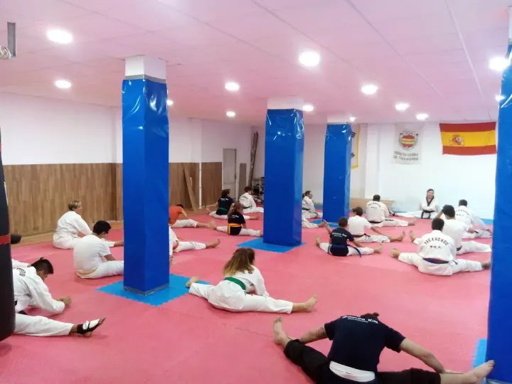 Yemukwan Almería — Pilates en Los Ángeles, Almería