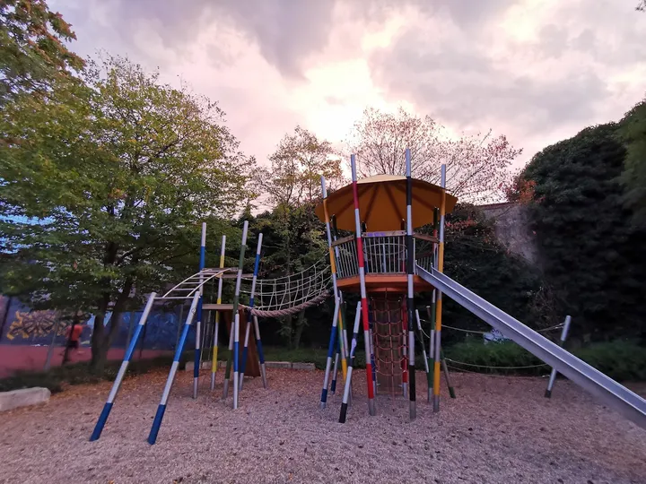 Calisthenics-Park Karlsruhe Oststadt — Calisthenics in Oststadt Südlicher Teil, Karlsruhe