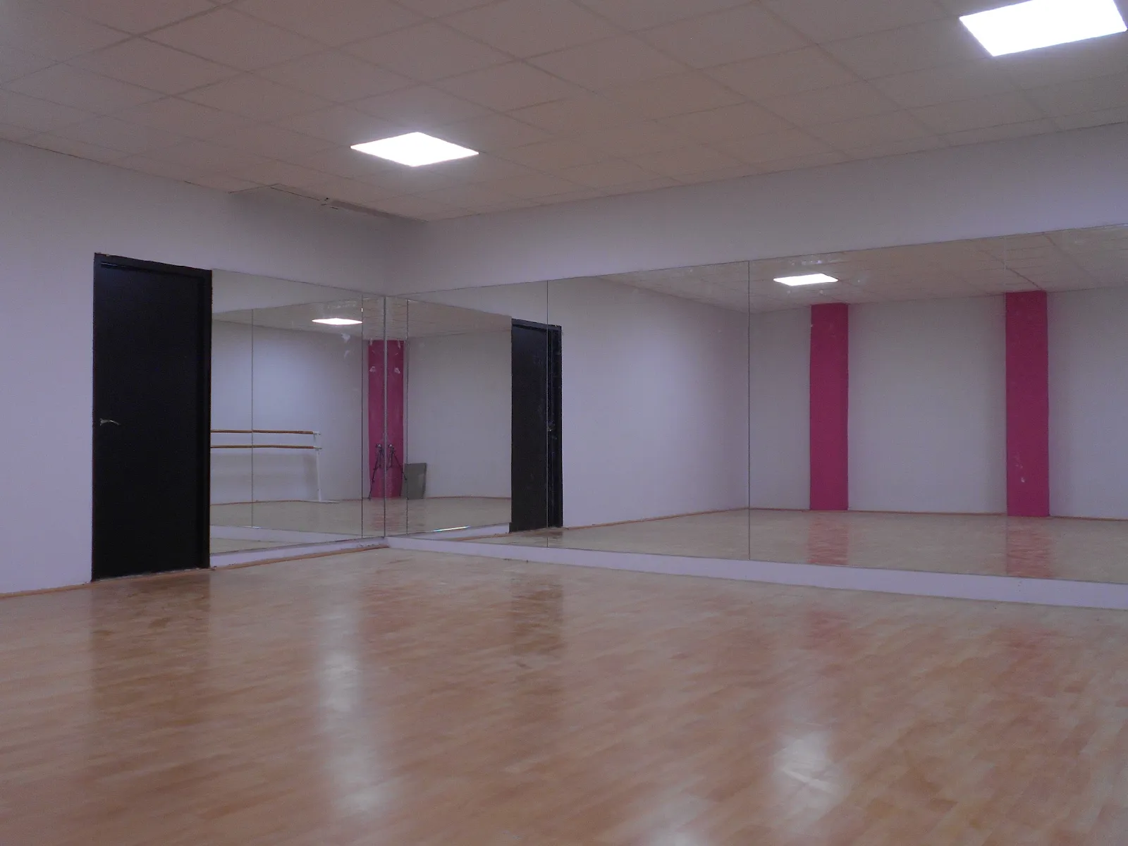 L'aulatres, Estudi De Dansa I Arts Escèniques — baile-studio en El Vendrell — 3
