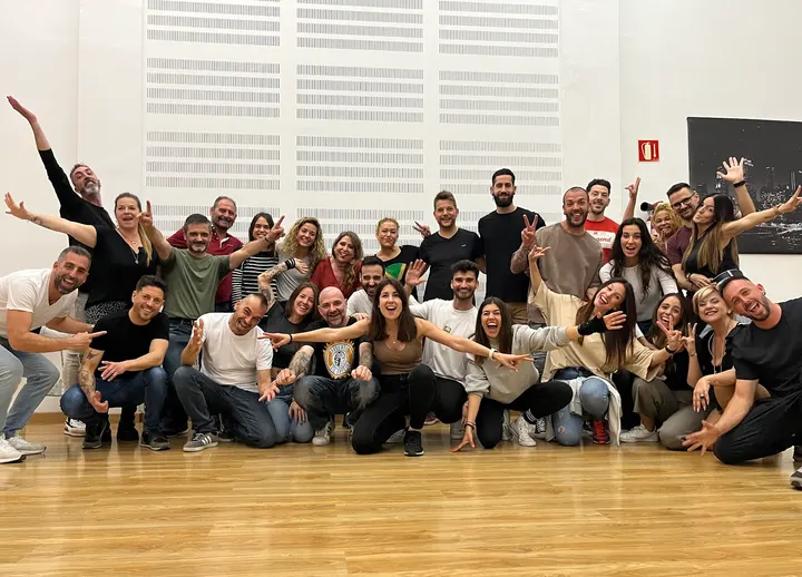 Bailemos Academy — baile-studio en Segle XX, Terrassa — 2