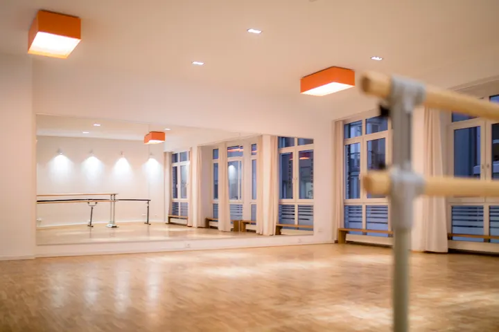 Ballett- und Tanzstudio Elegance, Julia Markvart — Tanz in Altstadt-Nord, Köln