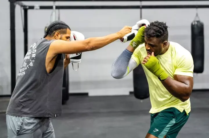 John Mbumba — boxe-studio à Paris 11e Arrondissement, Paris — 3