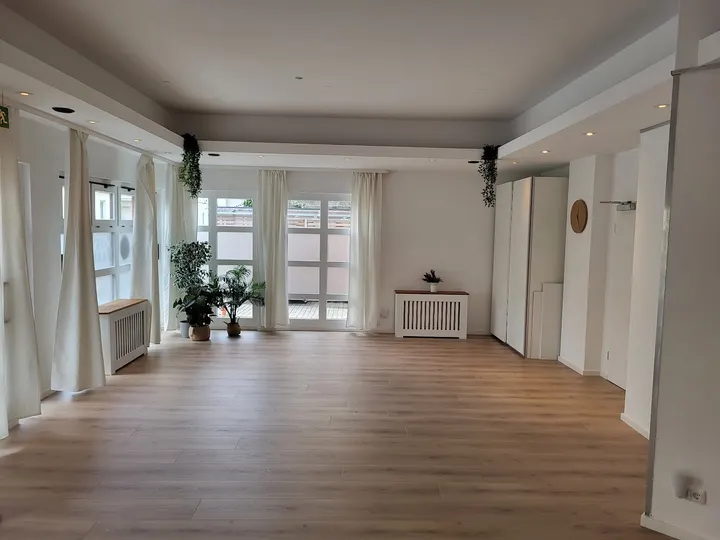 KOPF AUS DEM SAND — breathwork-studio in Schwanthalerhöhe, München — 3
