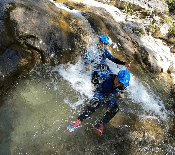 DIM TRAP Active Tourism in Granada: Canyoning, Via Ferratas, Snowshoeing, Climbing & Hiking — klättring-studio i Fígares, Granada — bild 3