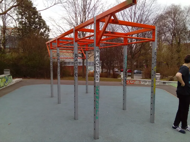 Calisthenics Park Gamigstraße — Calisthenics in Prohlis-Nord, Dresden