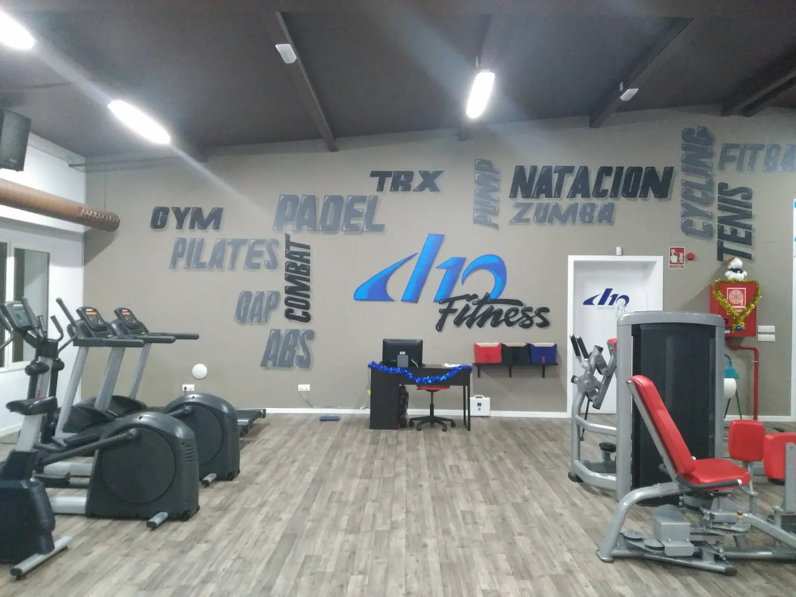Centro Deportivo D10 — estudio de fitness-studio en Outeiro de Rei — 2