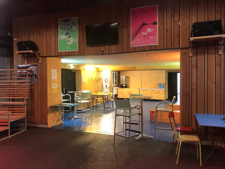 Le Plus Petit Cirque du Monde — arts aériens-studio à Paris — 4