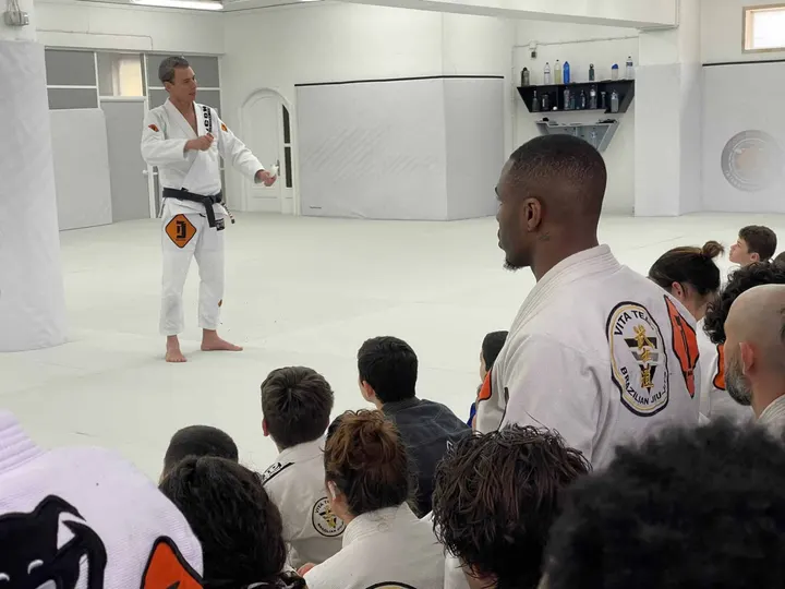 Vita Team BJJ Ginasio Vita Team Jiu-Jitsu, R. José Carlos Ary dos Santos S/N — jiu-jitsu brasileiro-studio em Cascais — 2