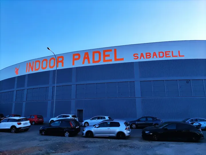 Aurial Indoor Padel Sabadell — estudio de fitness-studio en Gràcia, Sabadell — 3