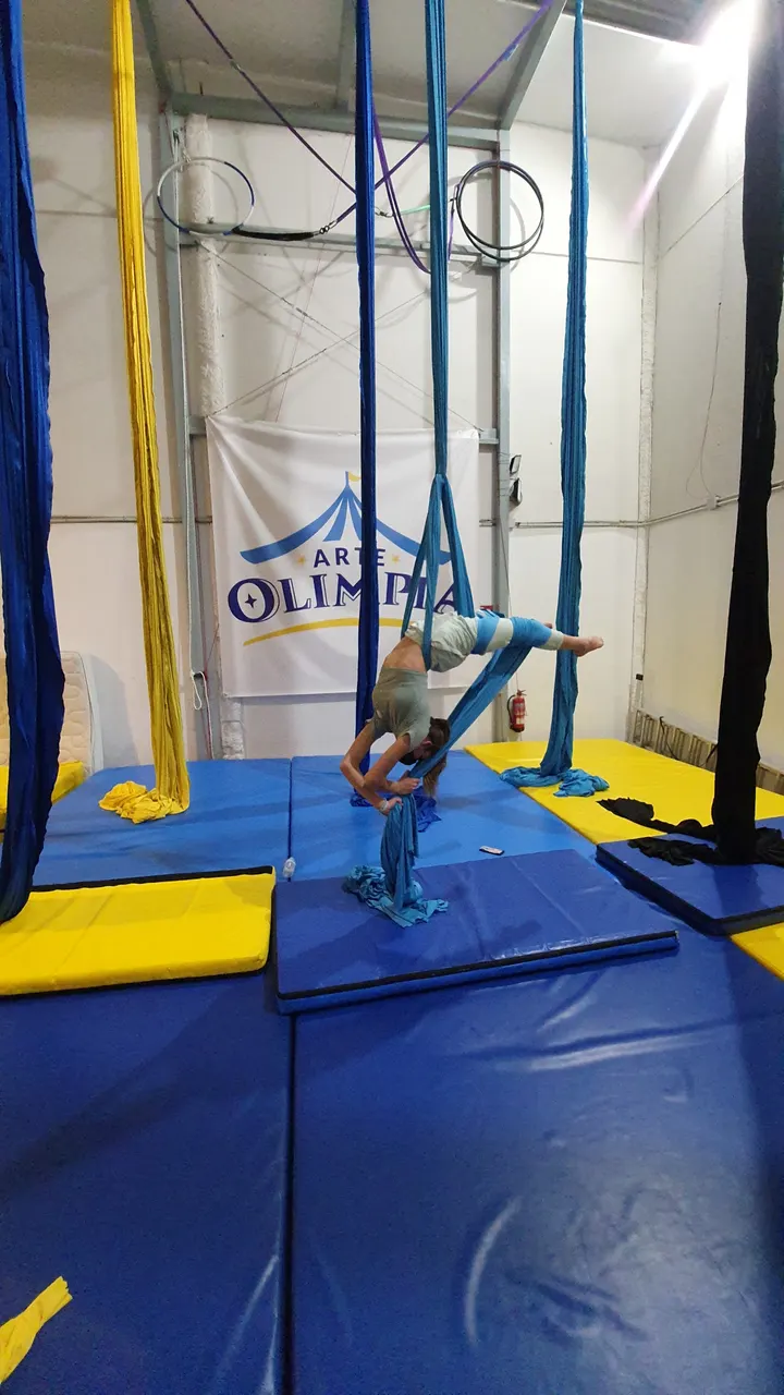 Escuela de Circo Arte Olimpia — aerial-studio en Villa de Vallecas, Madrid — 3