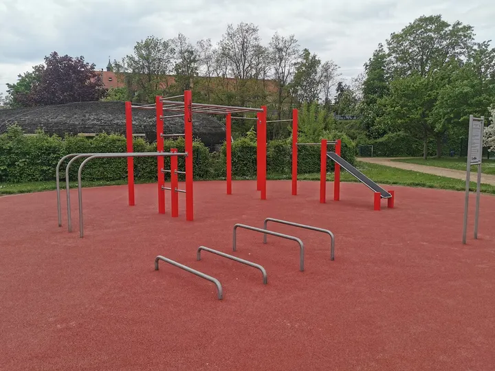 Calisthenics-Park am UFO Gohlis Mitte — calisthenics-studio in Leipzig — 3