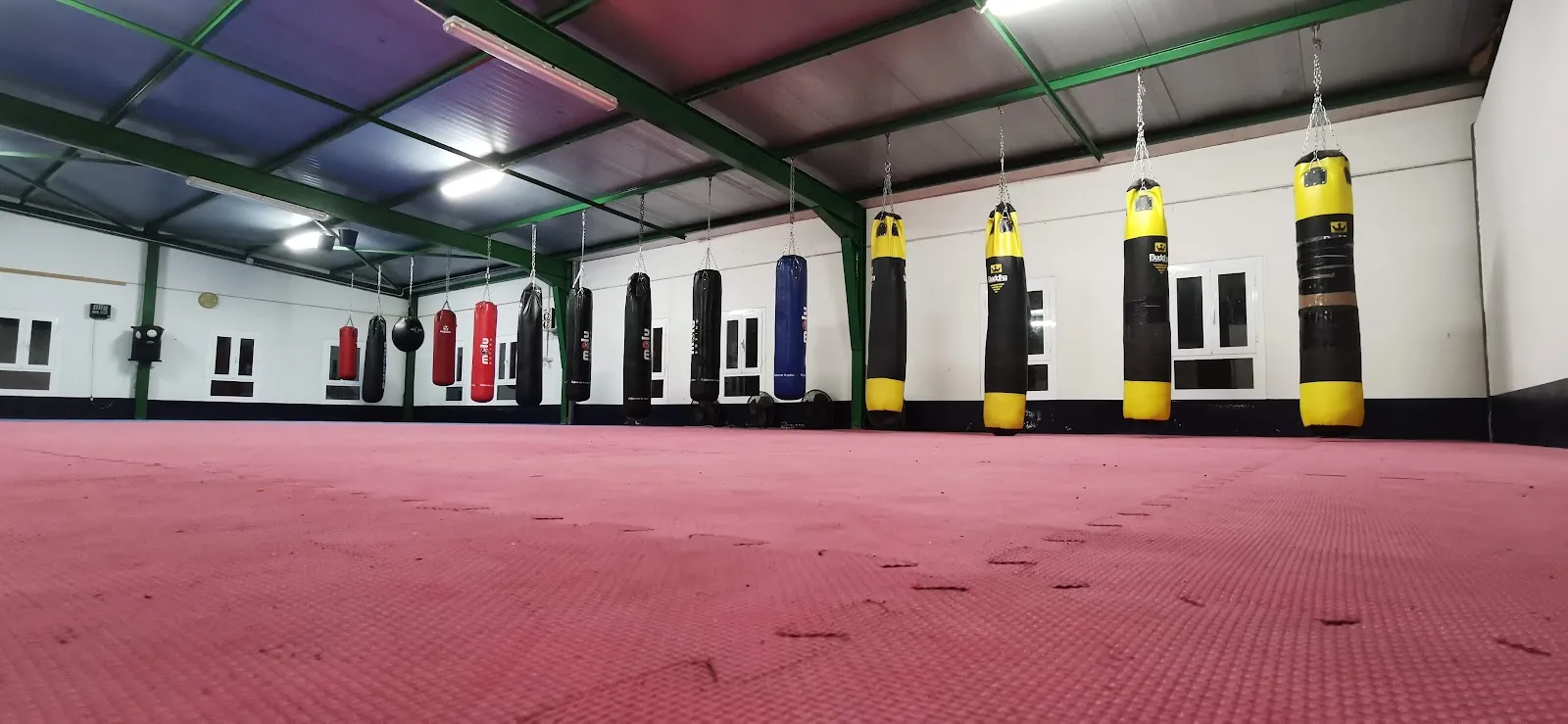 Club deportivo KM-Boxing - Kick K1, BJJ, KRAV MAGA — artes marciales-studio en Chiclana de la Frontera — 3