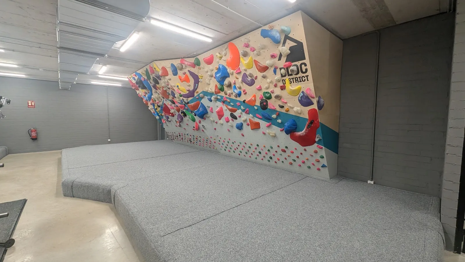 Bloc District - Tetuán — escalada-studio en Barcelona — 4