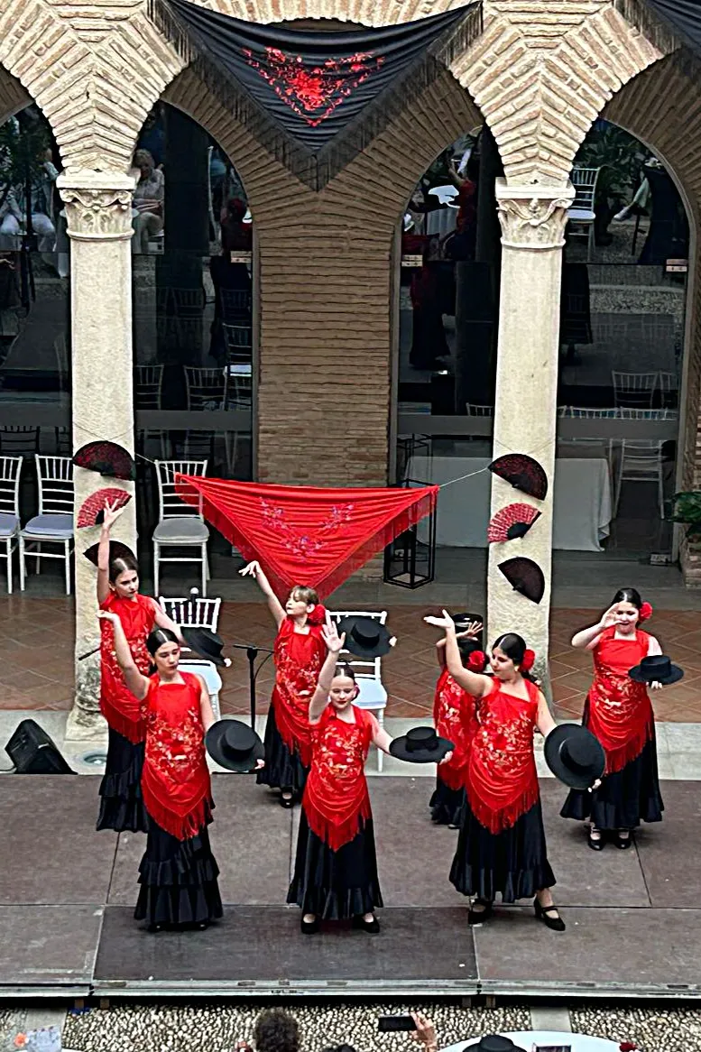 Academia Flamenco, Español y Danza Oriental — baile-studio en Granada — 6
