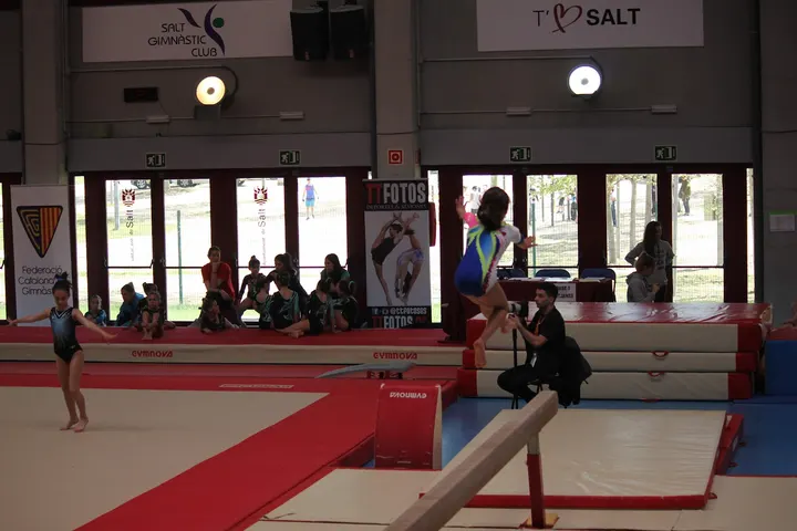 Pabellón de gimnasia artística Salt — Gimnasia en Salt