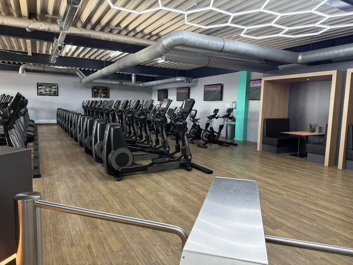 ixmal SPORT FITNESS HEALTH Darmstadt — Fitnessstudio in Darmstadt-Nord, Darmstadt