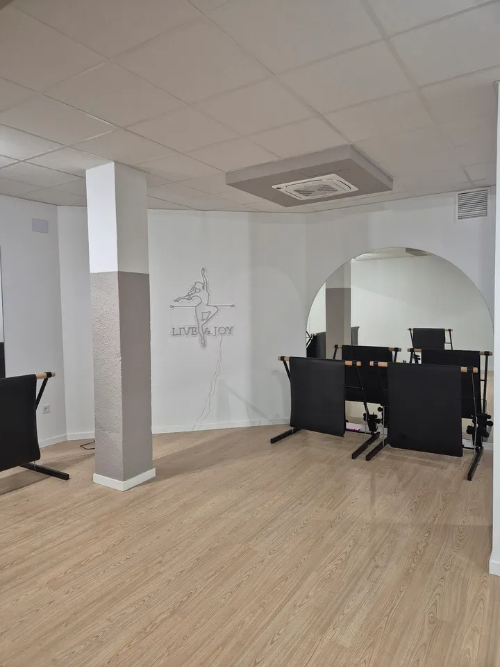 Live & Joy Barre Club — barre-studio en Nou Moles, Valencia — 2