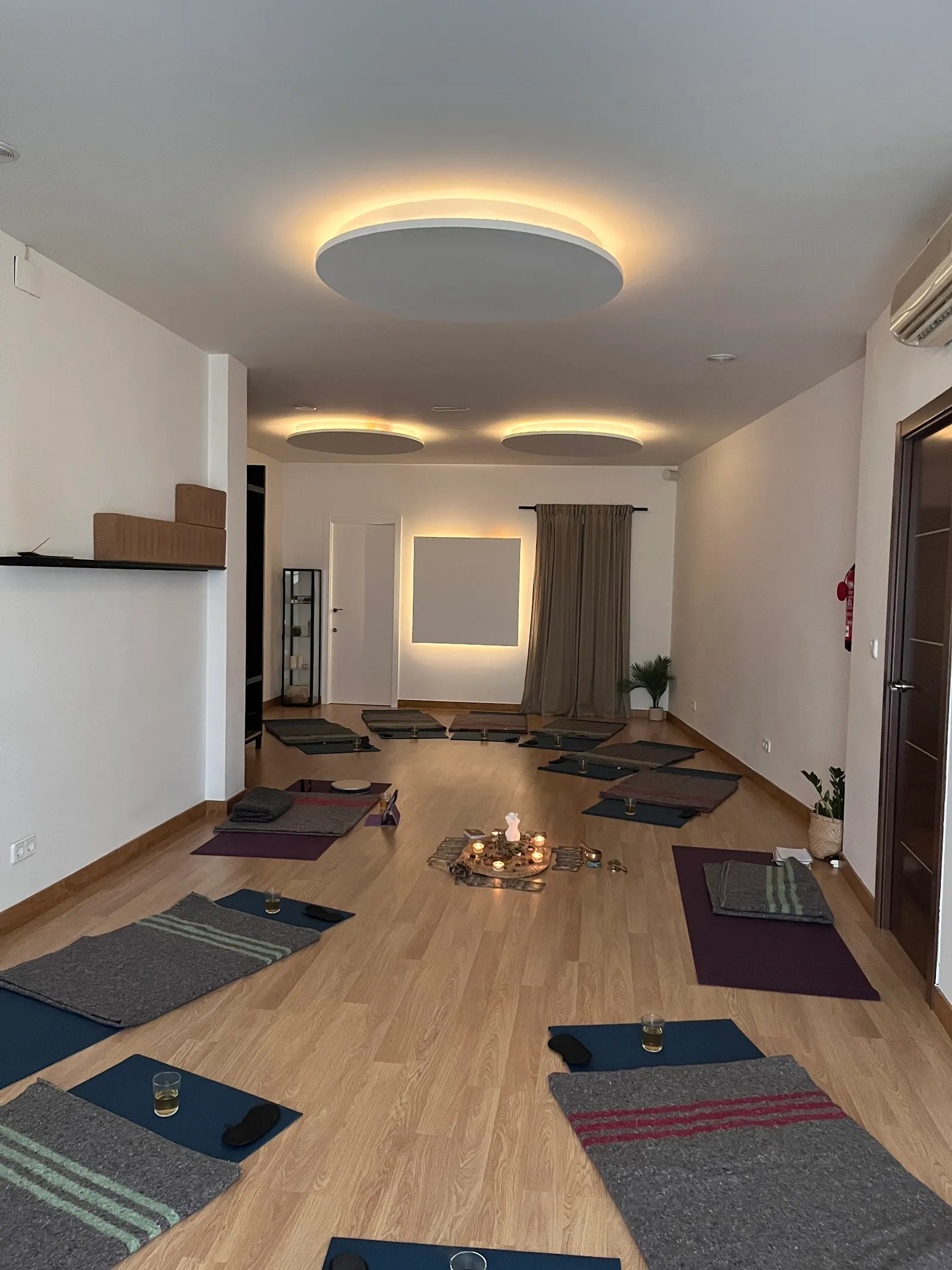 Dhara Yoga — yoga-studio en Avenida de Griñón, Humanes de Madrid — 2