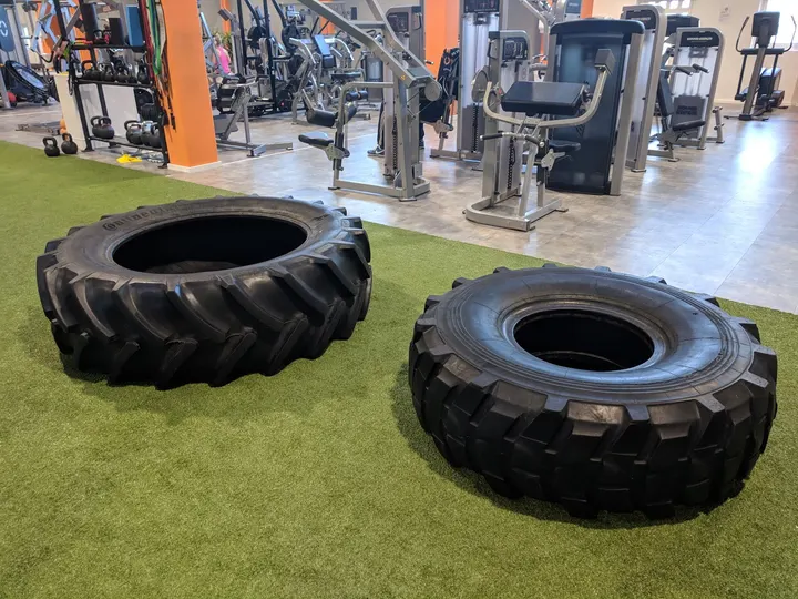 Power & Fitness Center — Fitnessstudio in Weichs, Regensburg