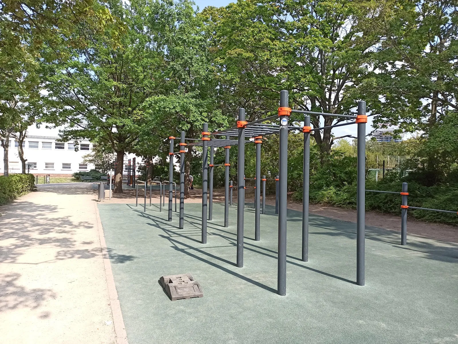 Körperkraftpark am Poststadion — calisthenics-studio in Moabit, Berlin — 2
