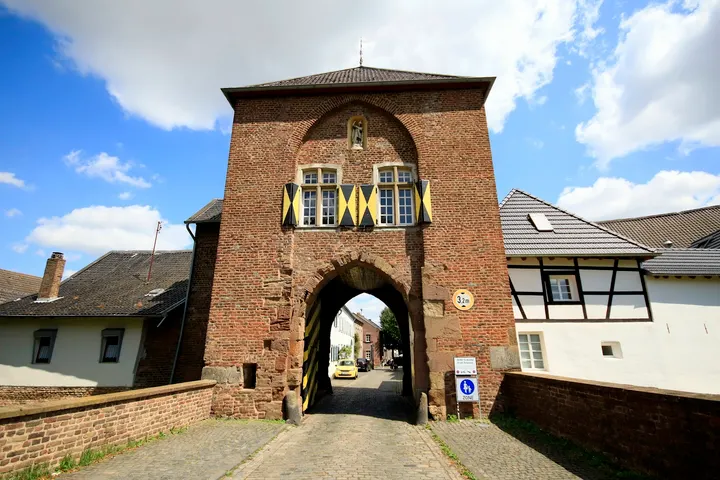 Powerwalking Bedburg Alt-Kaster — bootcamp-studio in Köln — 2