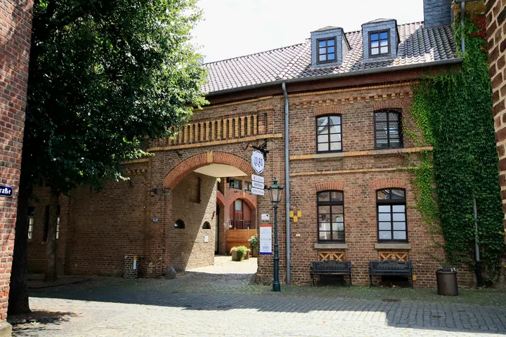Powerwalking Bedburg Alt-Kaster — bootcamp-studio in Köln — 3