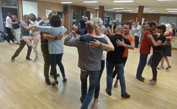 Tango Velours — danse-studio à Vougy — 3