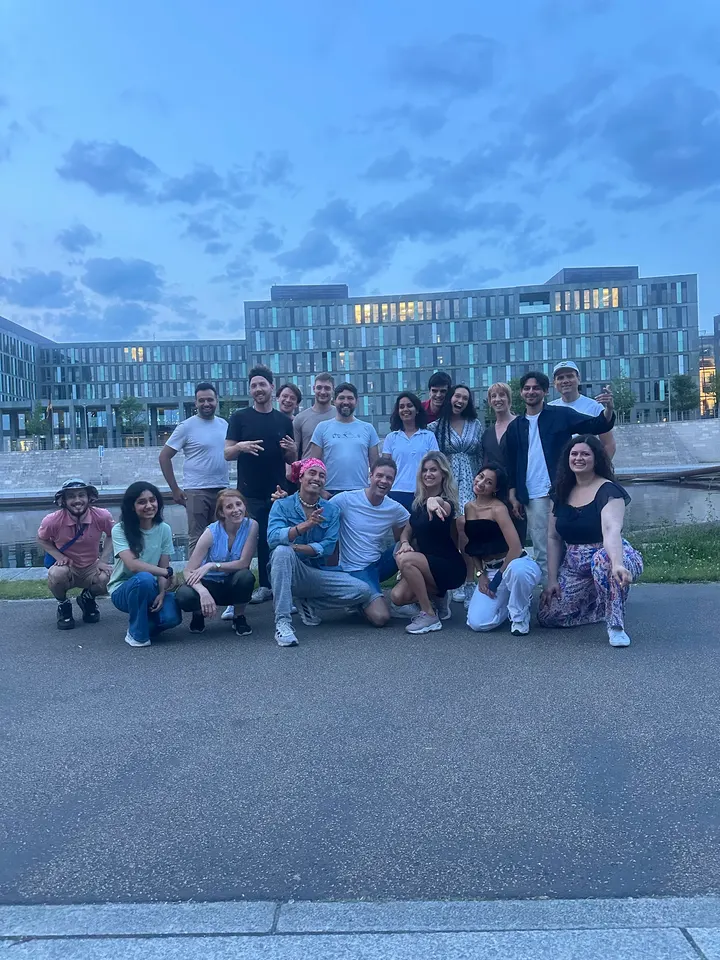Bachata Dance Classes Berlin Hauptbahnhof open air — Tanz in Moabit, Berlin