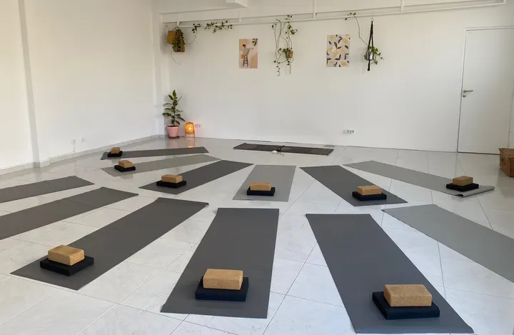 Soluna Space Lagos — Yoga em Porto de Mós, Lagos