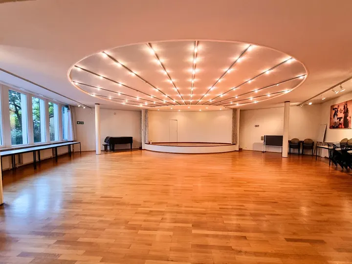 Tanzschule Simon Gerhardt — tanz-studio in Schönberg, Stuttgart — 3