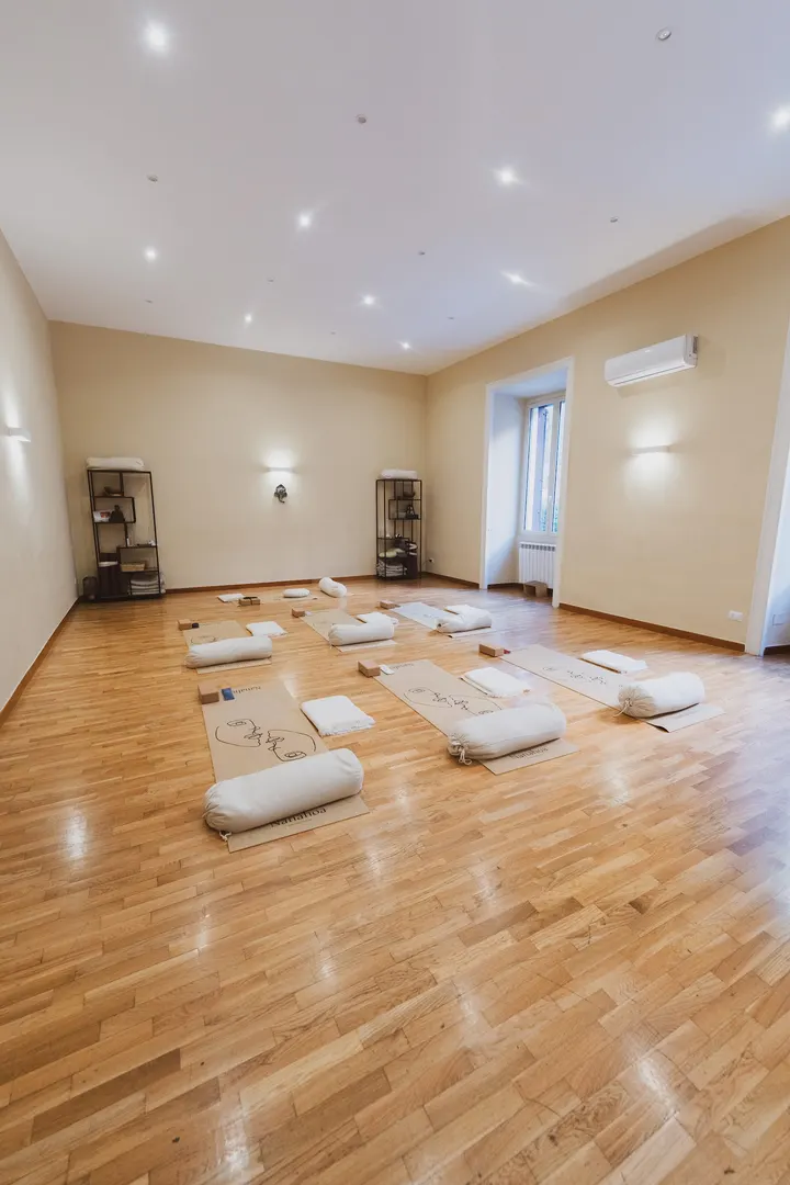 Qima Urban Sanctuary — Yoga a Chiaia, Napoli