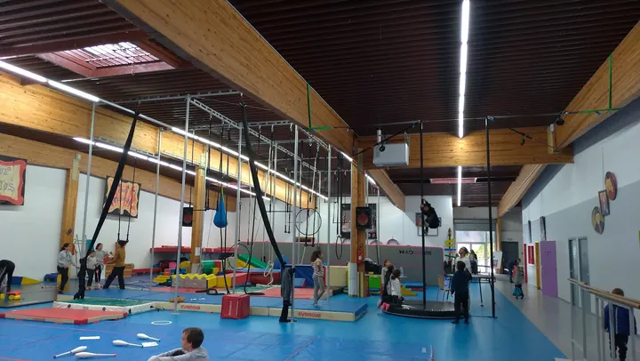 Cirqu'Onflexe (Ecole de Cirque) — arts aériens-studio à Amiens — 3