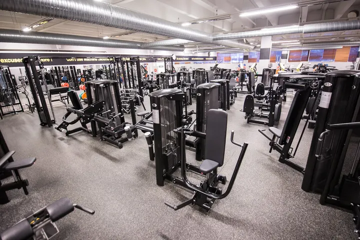 Hyväntuulen Kuntoklubi — Fitnessstudio – Kotkansaari 2, Kotka