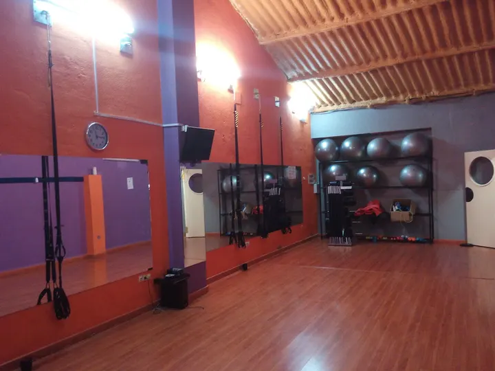 Urban Training — Baile en Santa Marina, Badajoz
