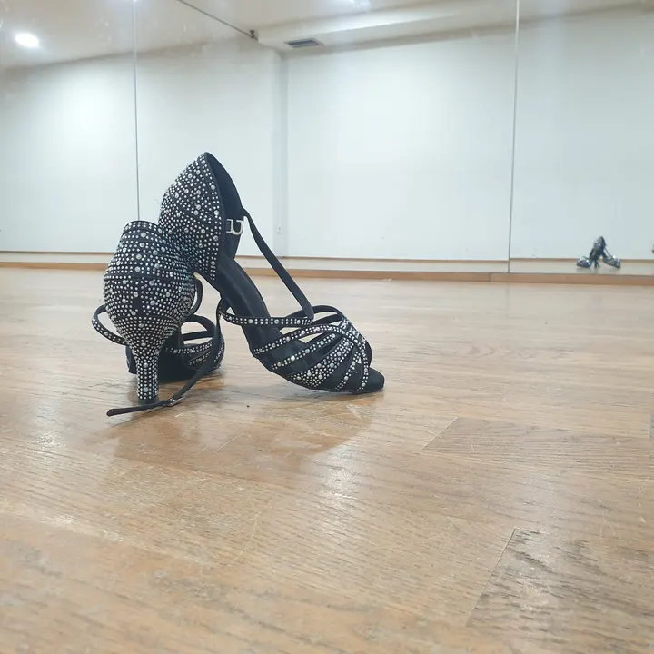 Studio19 — Baile en O Berbés, Vigo