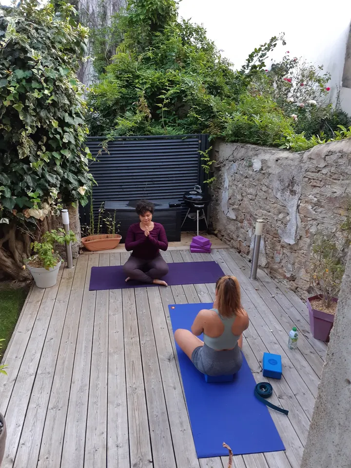 Props Ton Yoga × Valérie — yoga-studio à Breil - Malville, Nantes — 2