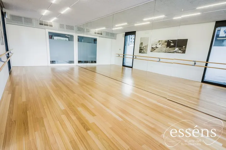 Escuela de danza Esséns (Vigo) — baile-studio en O Xuncal, Vigo — 2