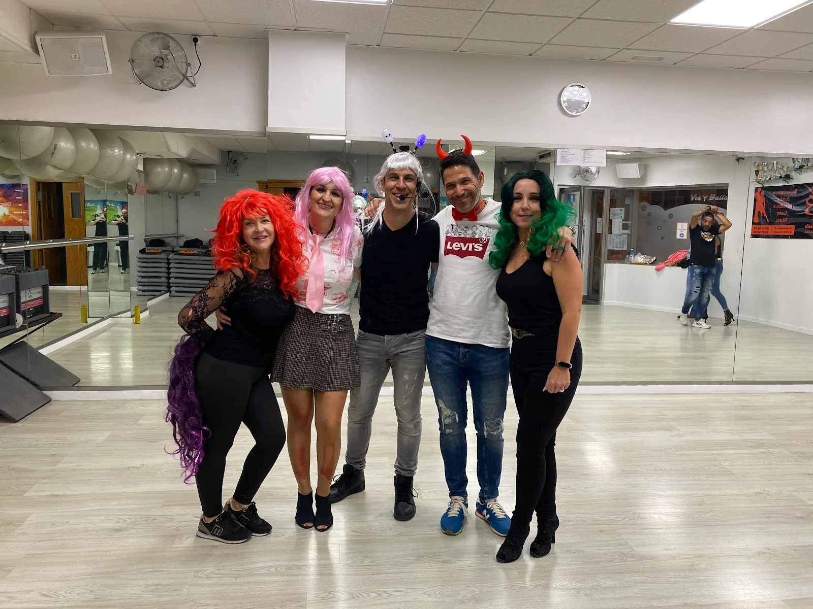 Asociación Ven y Baila — baile-studio en Marbella — 3