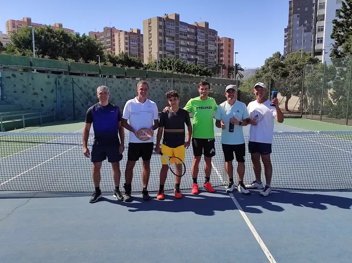 Complejo Deportivo de Tenerife Santa Cruz-Ofra — Estudio de fitness en Somosierra, Santa Cruz de Tenerife