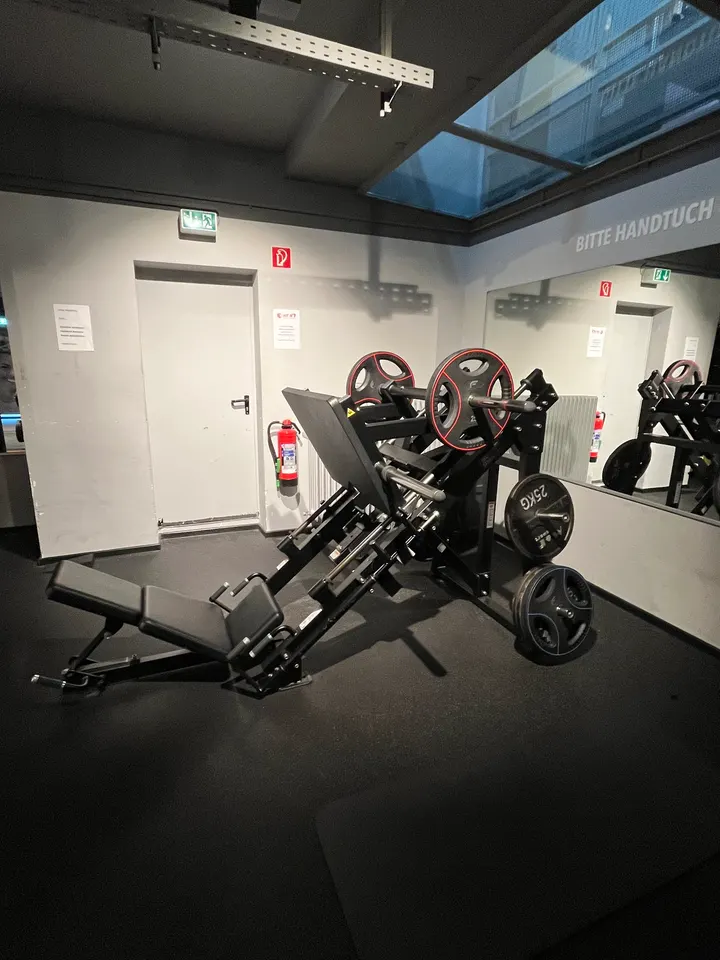 Fit in Düsseldorf GmbH — fitnessstudio in Düsseldorf — 3