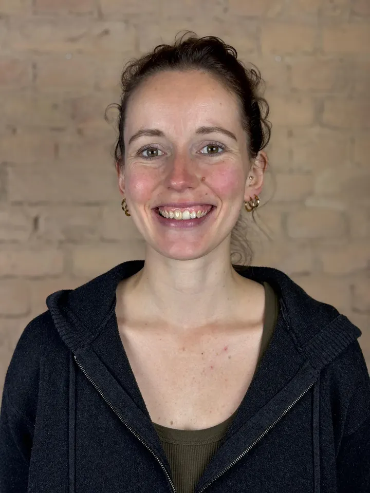 Yoga mit Sophie @ Sarasvati Yoga Berlin — yoga-studio in Berlin — 4
