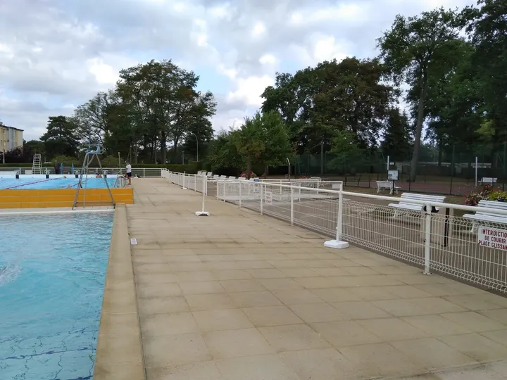 Piscine Girardy — studio à Montargis — 3