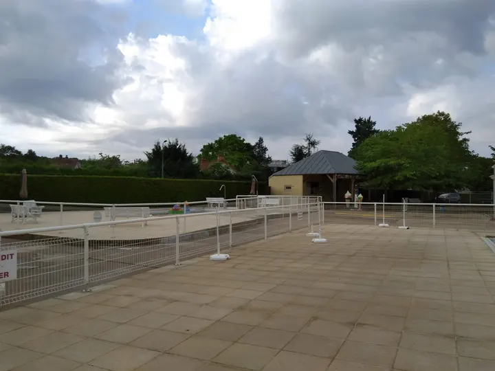 Piscine Girardy — studio à Montargis — 3