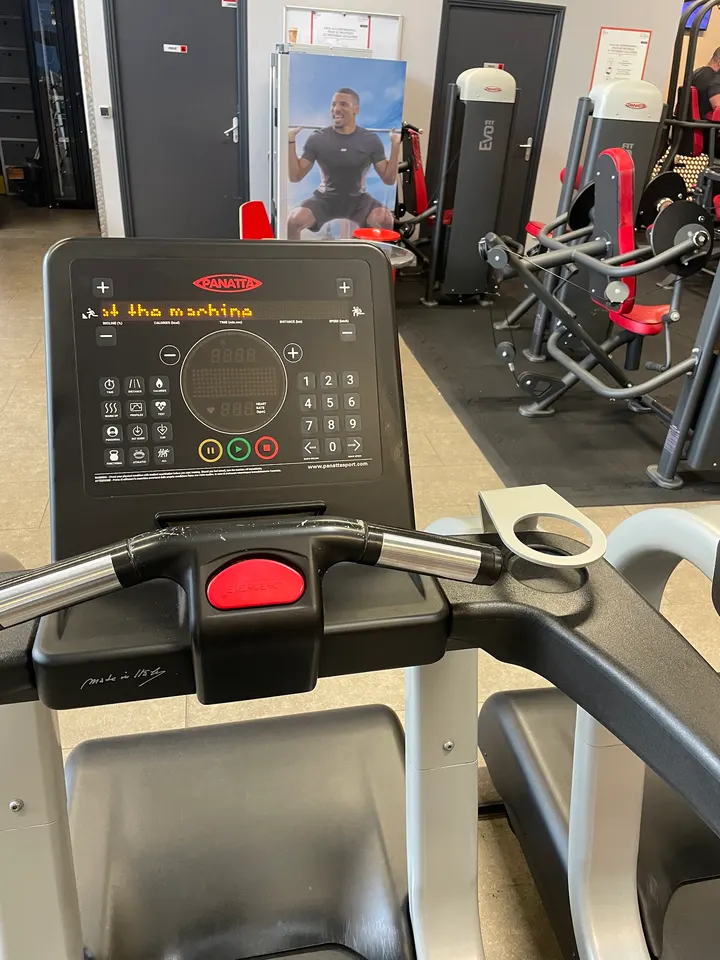 Cheap Ness 2 — salle de fitness-studio à Livry-Gargan, Paris — 3