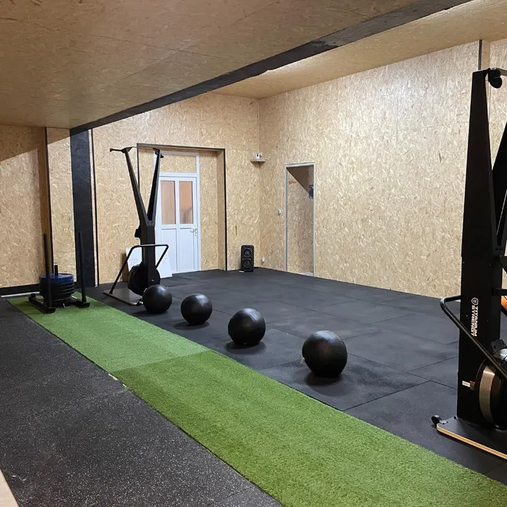 Training Club — salle de fitness-studio à Avranches — 3